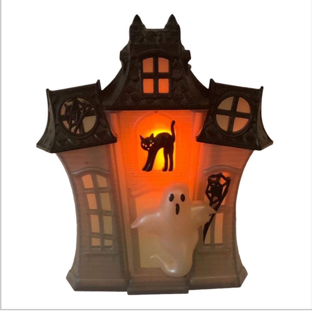 Bath & Body Works Halloween Haunted House Light-Up Plug in